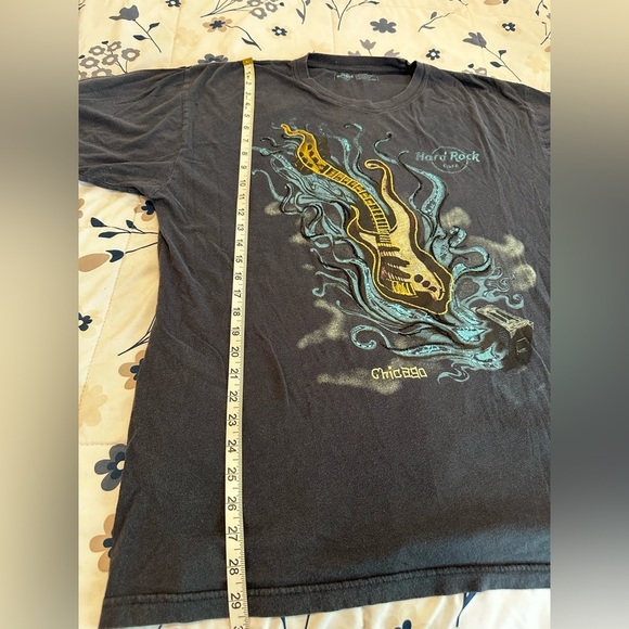 Men’s XXL Hard Rock Cafe Chicago Melting Guitar Embroidered Graphic Tee. Logo - Picture 4 of 12
